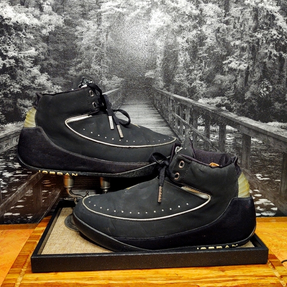 jordan retro 2 black chrome